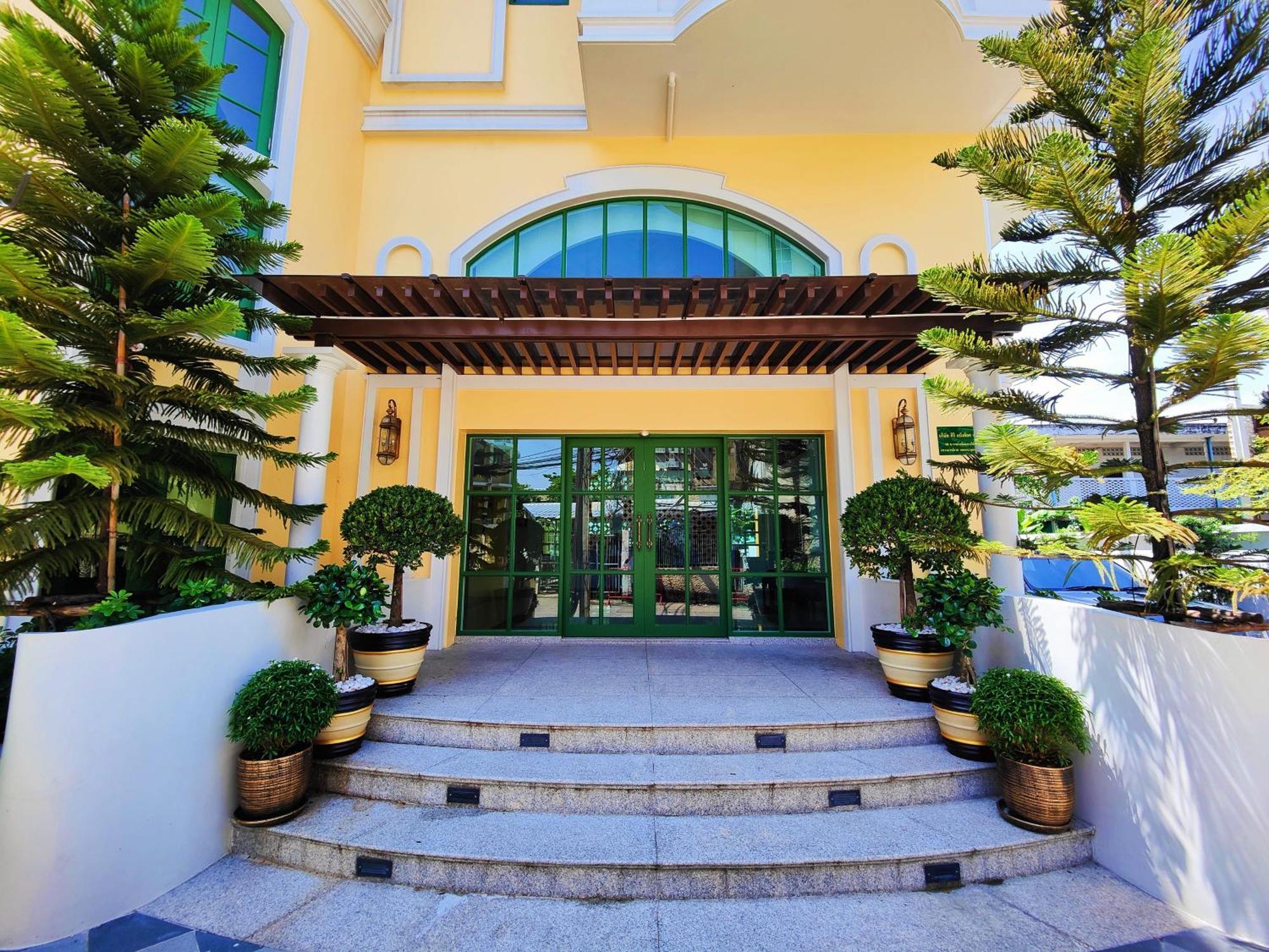 Siri Ratchadamnoen Bangkok Hotel Kültér fotó