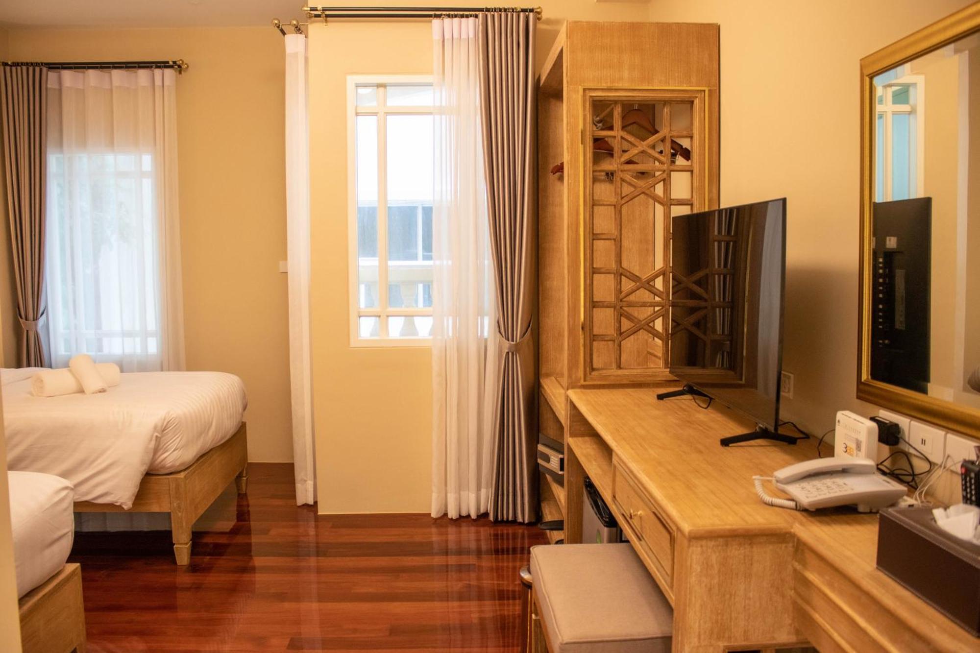 Siri Ratchadamnoen Bangkok Hotel Kültér fotó