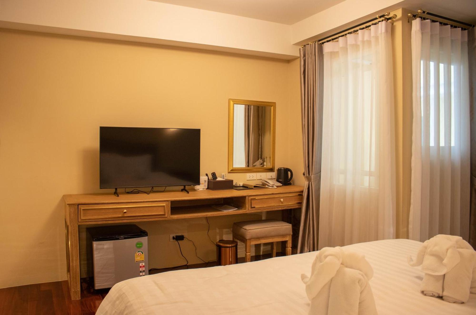 Siri Ratchadamnoen Bangkok Hotel Kültér fotó
